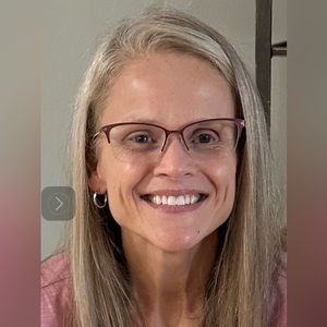 Meet your Posher, Deannea